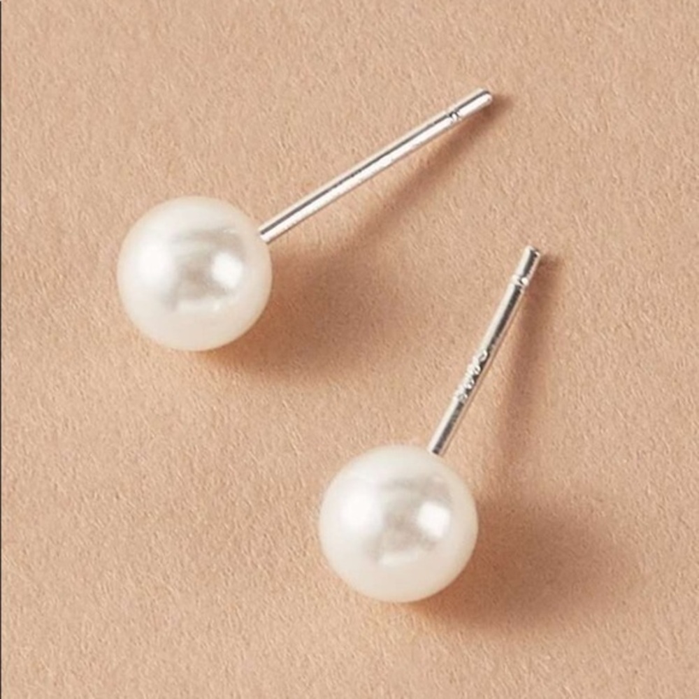 3/$30 🤍 Faux Pearl Earrings